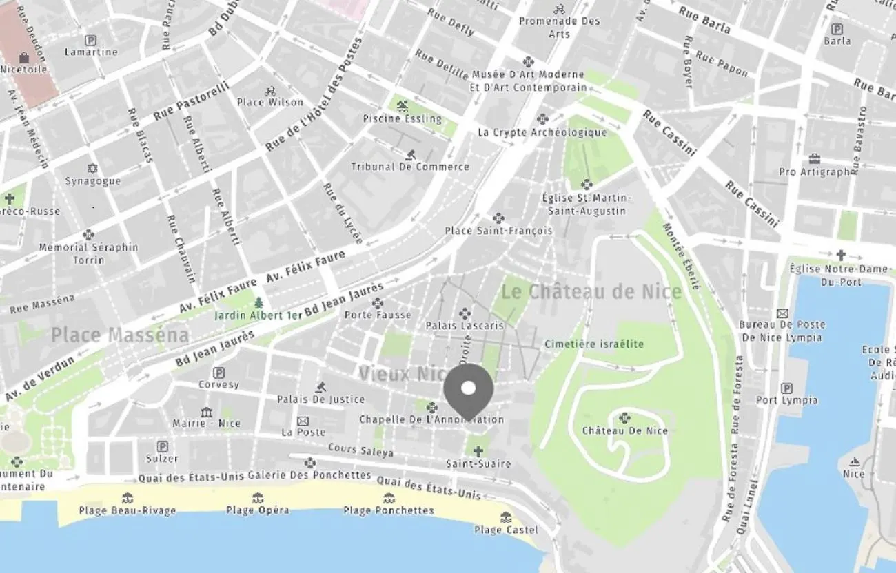Aparthotel Riviera: Spacious 3-Bedroom with Sea View in Old Town Nice Apartment